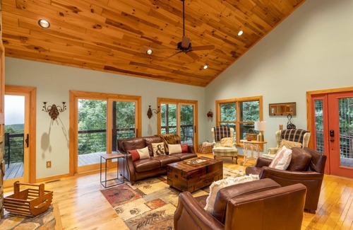 Lenoir Cabin | Mountain Retreat with Seclusion & Adventure
