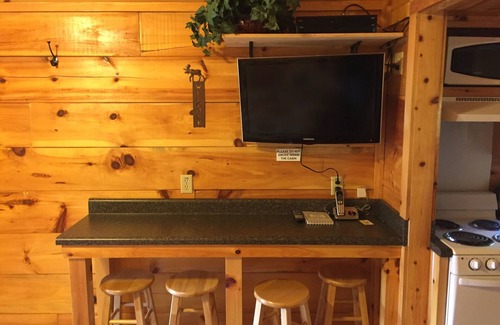 Topton Cabin | Mountain Serenity & Close To Hiking, Rafting, Fishing And Kayaking. "Moose Song"