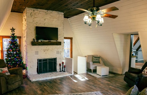 Heber Springs Cabin | Mountain side cabin with beautiful views close to town
