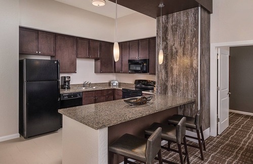 Park City Resort | Mountain Side Resort with direct Ski in/out capabilities w/Indoor pools and 2 open air hot tubs