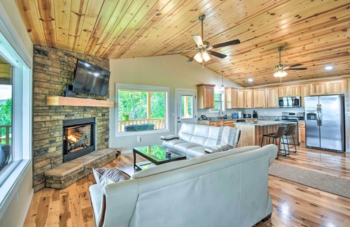 Murphy Cabin | 'Mountain Sky Escape' Murphy Cabin w/Mtn Views