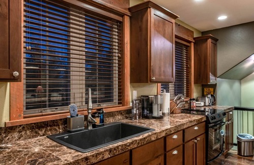 Valley West House | Mountain Studio - luxury finishes in upscale neighborhood, e-bikes included!