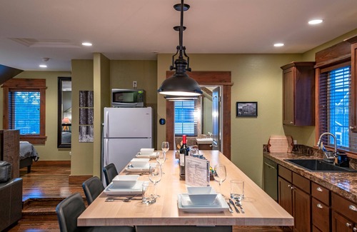 Valley West House | Mountain Studio - luxury finishes in upscale neighborhood, e-bikes included!