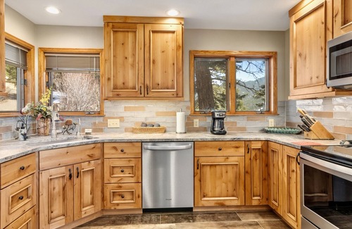 Windcliff Estates House | Mountain Time Luxury Vacation Home at Windcliff by RedAwning