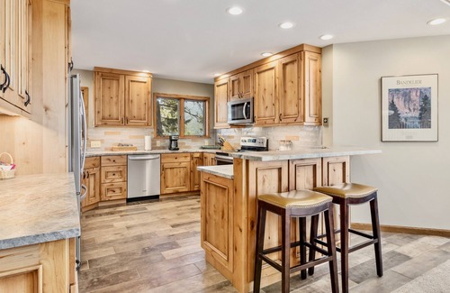 Windcliff Estates House | Mountain Time Luxury Vacation Home at Windcliff by RedAwning