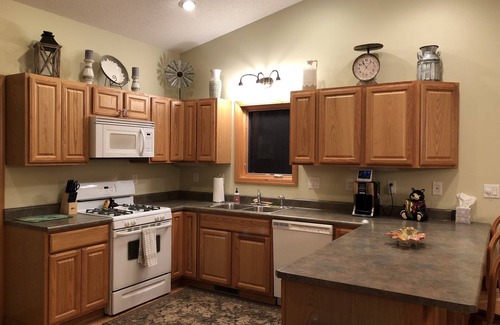 Timberline House | Mountain Time - Updated 3 bedroom home, walk to trails, horses, tennis, & more!