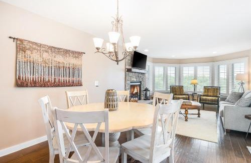 Thompsonville House | Mountain Top 713