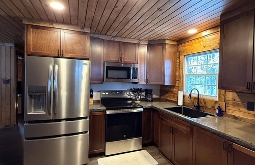 Rockwood Cabin | Mountain-Top Cabin: A Secluded Escape in the Heart of the Laurel Highlands