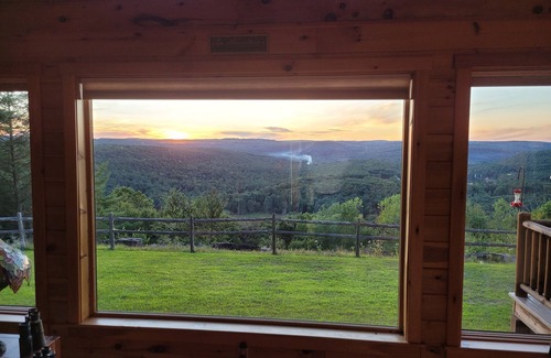Narrowsburg Cabin | Mountain top cabin with outstanding views.