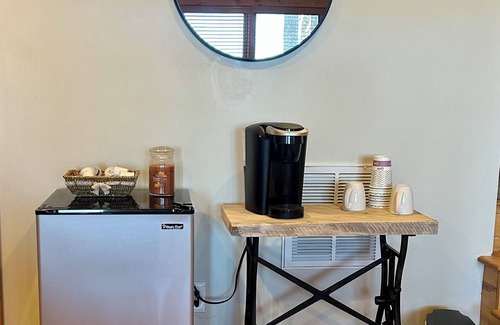 Walnut Mountain Cabin | Mountain top cabin with big views, a relaxing hot tub and 2 gas fireplaces.