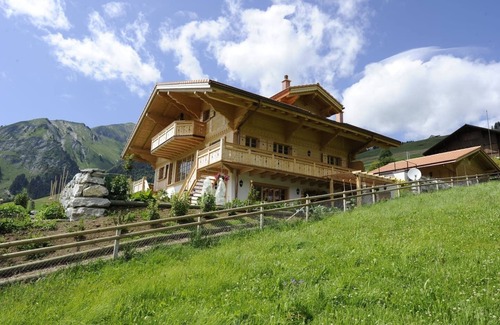 Chateau-d'Oex Ski Chalet | Mountain Top Chalet with fantastic views