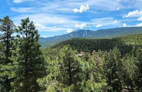 Shadow Mountain House | Mountain Top Escape! Hot tub, Gameroom, Firepit!