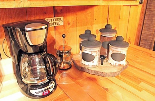 Sevierville Cabin | Mountain Top Lodge with a Spectacular Panoramic View Hot Tub, Pool Table & Games