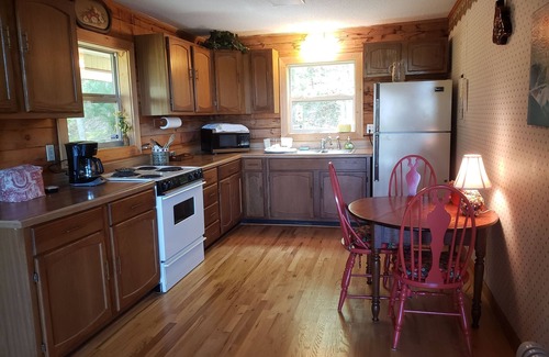 Highlands Cabin | Mountain Top Privacy with Spectacular Views & Sunsets -Pet Friendly