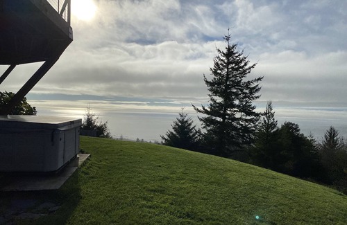Smith River Apartment | Mountain Top Private Estate, With 360 Degree Vistas Of The Sea And Mountains