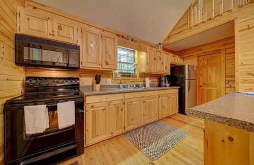 Blairsville House | Mountain Top Retreat - Secluded Mountain Cabin close to North Carolina!