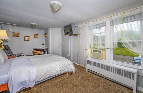 Maplecrest Bed & Breakfast | Mountain Treasure B&B