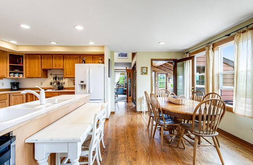 Enumclaw House | Mountain & Valley View Home with Private Hot Tub, Large Deck, 2 Gas Fireplaces