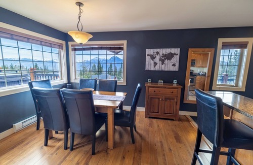 Golden Condo | Mountain Views - Hot Tub - Ski In Ski Out at Kicking Horse Mountain Resort