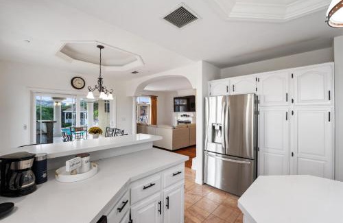 Canoga Park House | Mountain View Luxury Estate with Pool in West Hills