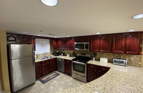 Gatlinburg Condo | MOUNTAIN VIBES 2BR 1ST FLOOR CONDO ON ROARING FORK CREEK-UNLOAD WALK TO DOWNTOWN