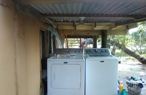 Billy White Apartment | Mountain View; Decks; Swim; Exotic Wildlife; Coconuts, Limes, Hiking; Pets OK