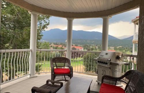 East Kootenay Apartment | Mountain View Vacation Villa Main Floor Unit, No Stairs