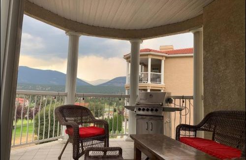East Kootenay Apartment | Mountain View Vacation Villa Main Floor Unit, No Stairs