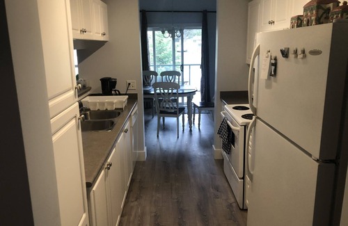East Kootenay Condo | Mountain Views, Pool, Hot Tub! 1500 sqft 2BR + Loft, Penthouse