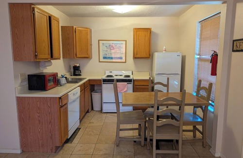 Davis Cabin | Mountain View 2 Bed Cabin