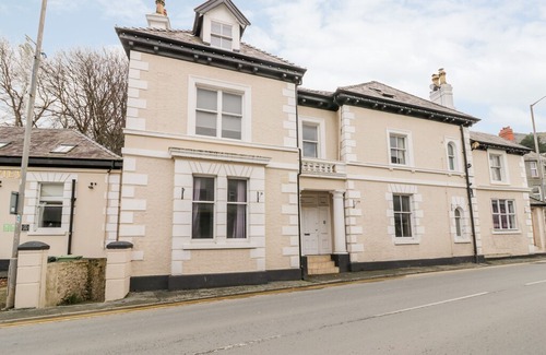 Penmaenmawr Cottage | Mountain View 2, PENMAENMAWR