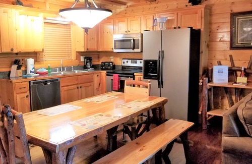Gatlinburg - Pigeon Forge Cabin | Mountain View, 2 Suites, Hot Tub, Game Rm, Hammock, Fire Pit, Convenient + More!