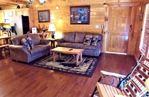 Gatlinburg - Pigeon Forge Cabin | Mountain View, 2 Suites, Hot Tub, Game Rm, Hammock, Fire Pit, Convenient + More!