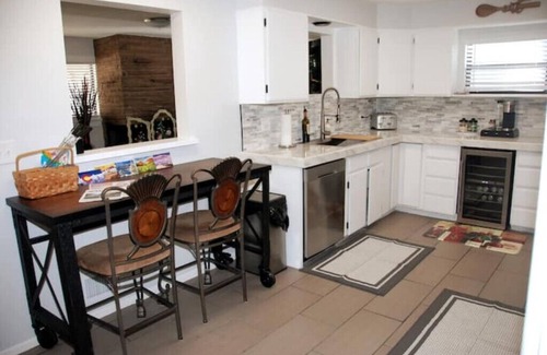 Englewood House | Mountain View 3 Bed - 2 Bath Freshly Remodelednn