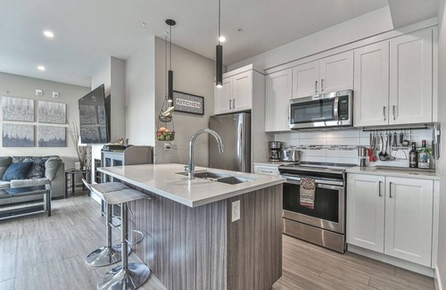 Haney Apartment | Mountain View Apartment