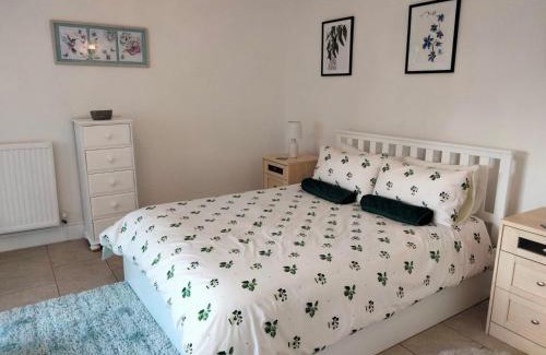 Bryngwran Apartment | Mountain View Apartment - short drive to beaches