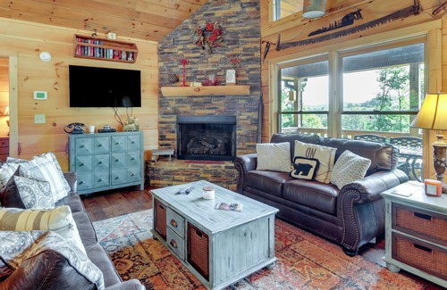 Copperhill Cabin | Mountain-View Appalachian Cabin Escape w/ Hot Tub!