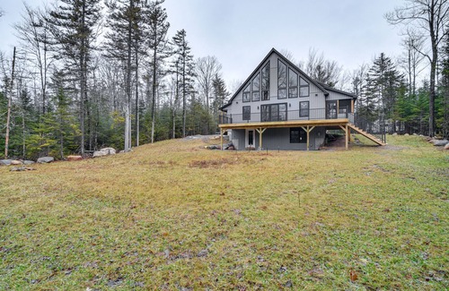Sunday River Area Cabin | Mountain-View Bethel Cabin: Game Room & Deck