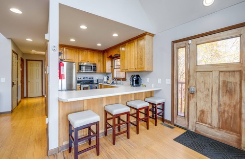 Callaway Cabin | Mountain-View Blue Ridge Cabin Getaway w/Fire Pit