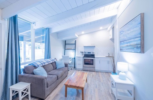 The Blue Mountains Apartment | Mountain View Boutique Suite with contactless entry - The Lake at Blue Mountains