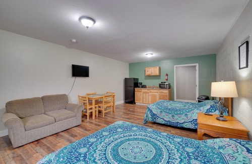Briceville Apartment | Mountain-View Briceville Studio: Pets Welcome!
