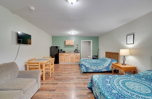 Briceville Apartment | Mountain-View Briceville Studio: Pets Welcome!