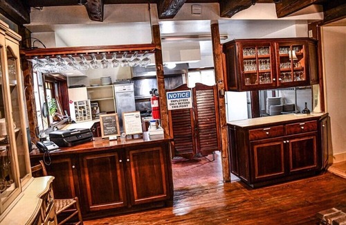Goshen House | Mountain View/Brook Road Inn
