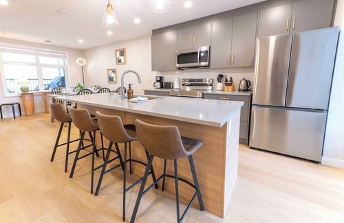 Harvie Heights Condo | Mountain View Condo in Harvie Height
