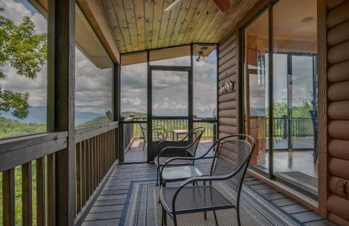 Piney Mountain House | Mountain View Cabin In Saluda With Full Kitchen
