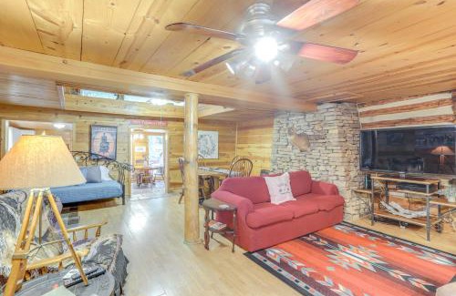Mountain View House | Mountain-View Cabin on Farm 3 Mi to Town and Shops