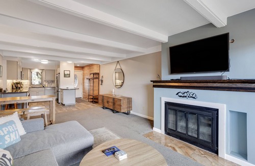 Wildernest Condo | Mountain-View Condo on Bus Route with Balcony, Desk, Fireplace, WiFi & Grill