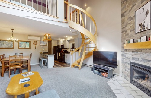 Jackson Condo | Mountain view condo with indoor & outdoor pools, hot tub, & tennis