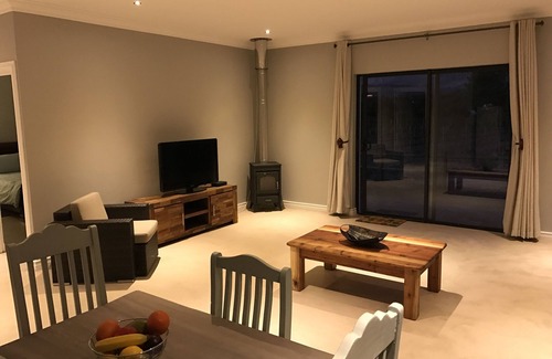 Helderberg Rural Cottage | Mountain view Cottage