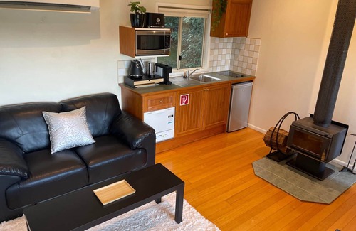 The Patch House | Mountain View Cottage - with spa and fireplace